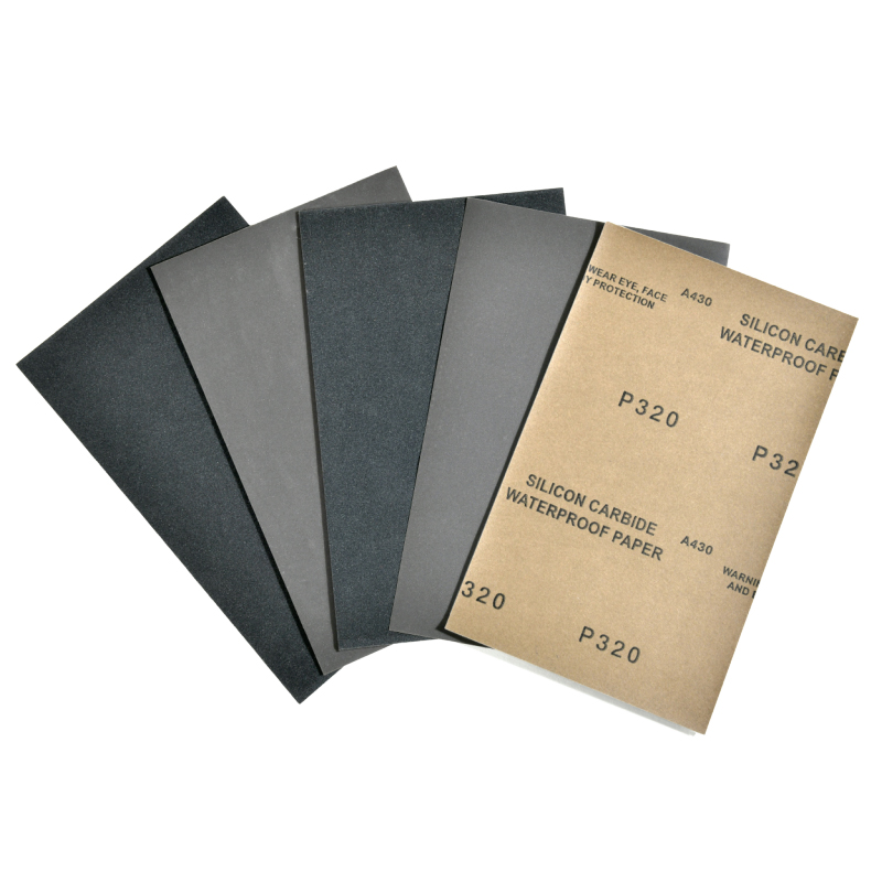 Por que o disco de lixa resistente à água é ideal para lixar superfícies curvas?